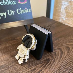 Z Flip 4/3 Case with Astronaut Stand
