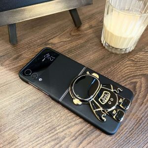 Z Flip 4/3 Case with Astronaut Stand