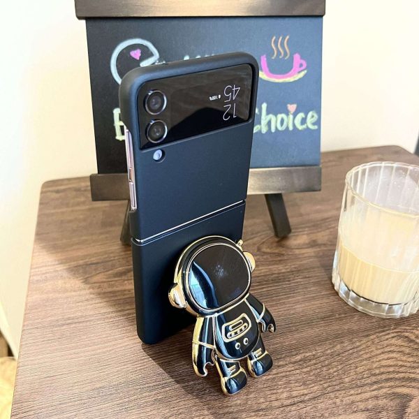 Z Flip 4/3 Case with Astronaut Stand