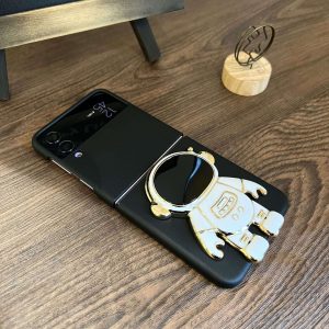 Z Flip 4/3 Case with Astronaut Stand