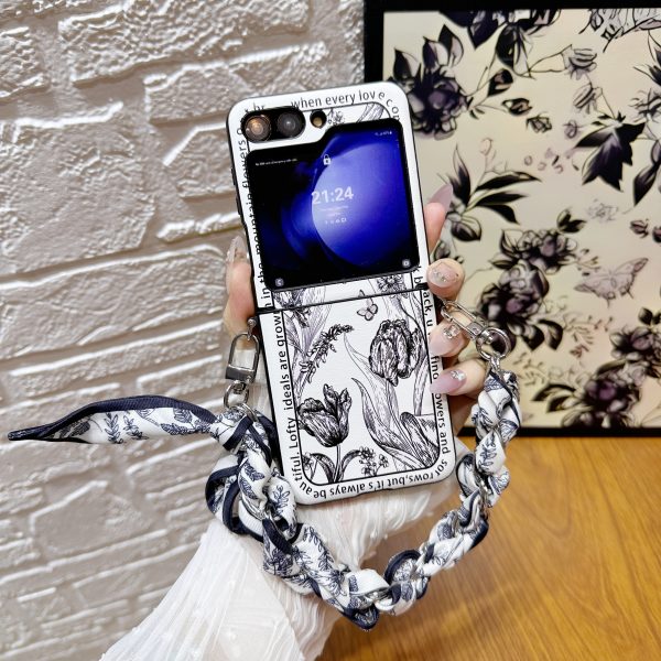 Samsung Galaxy Z Flip 7/6/5 retro black and white flat plant pattern full cover phone case, with the same color silk scarf/bracelet, exquisite line plant pattern phone case - Image 2