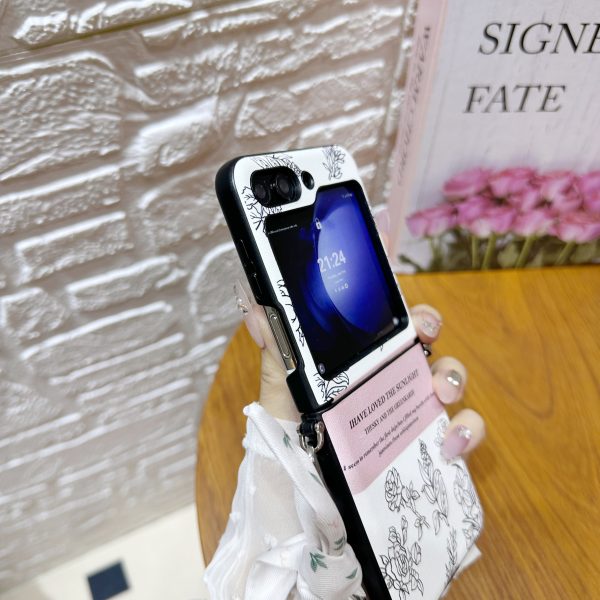 Samsung Galaxy Z Flip 7/6/5 retro black and white flat plant pattern full cover phone case, with the same color silk scarf/bracelet, exquisite line plant pattern phone case - Image 6