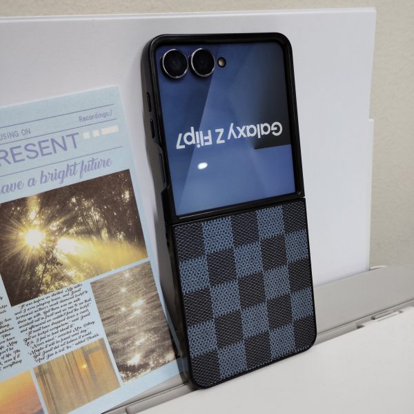 Samsung Galaxy Z Flip 7&6&5 Simple Checkered Pattern Phone Case - Image 2