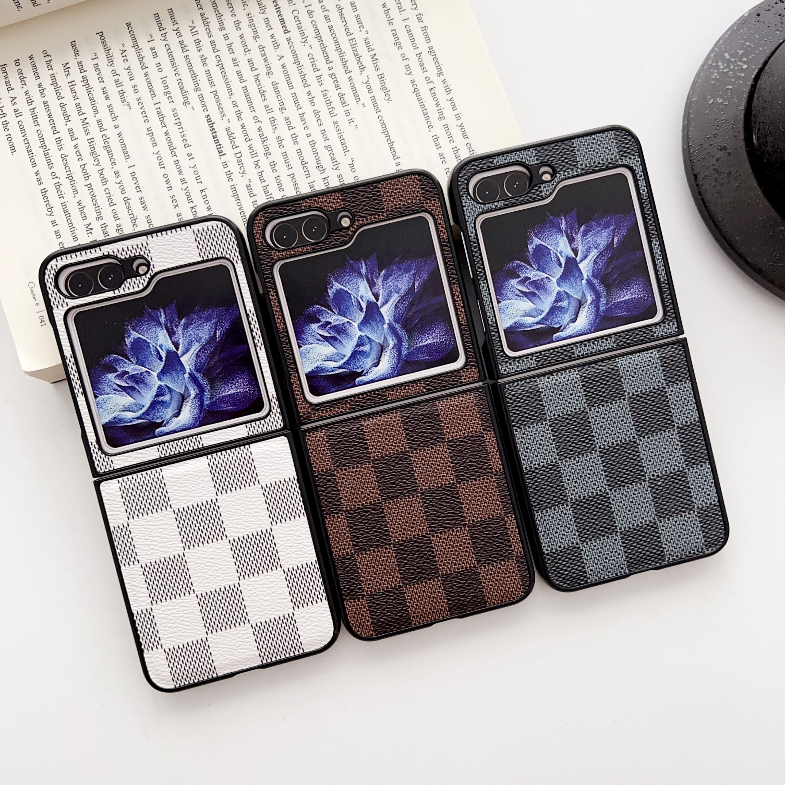 Samsung Galaxy Z Flip 7&6&5 Simple Checkered Pattern Phone Case - Image 11