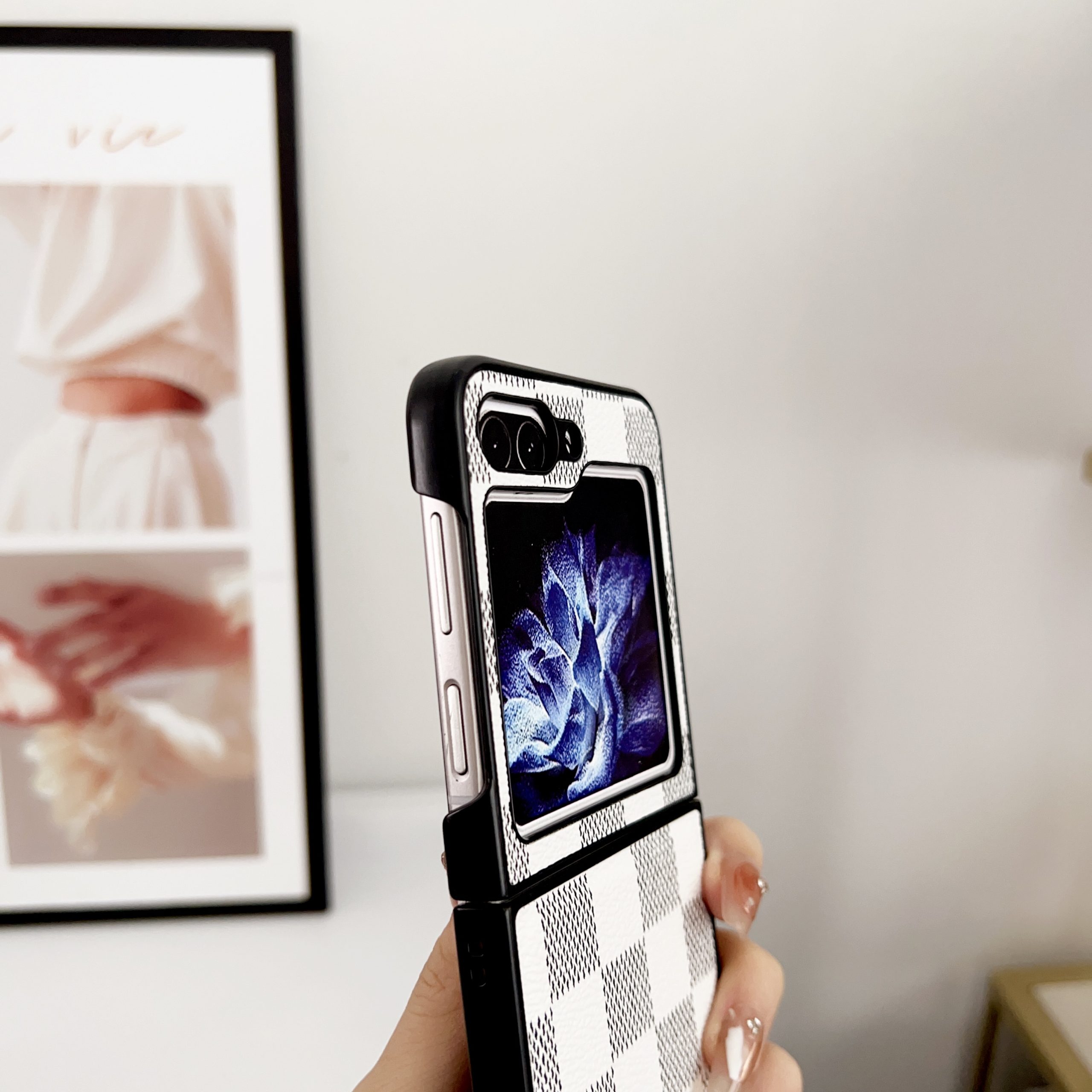 Samsung Galaxy Z Flip 7&6&5 Simple Checkered Pattern Phone Case - Image 6